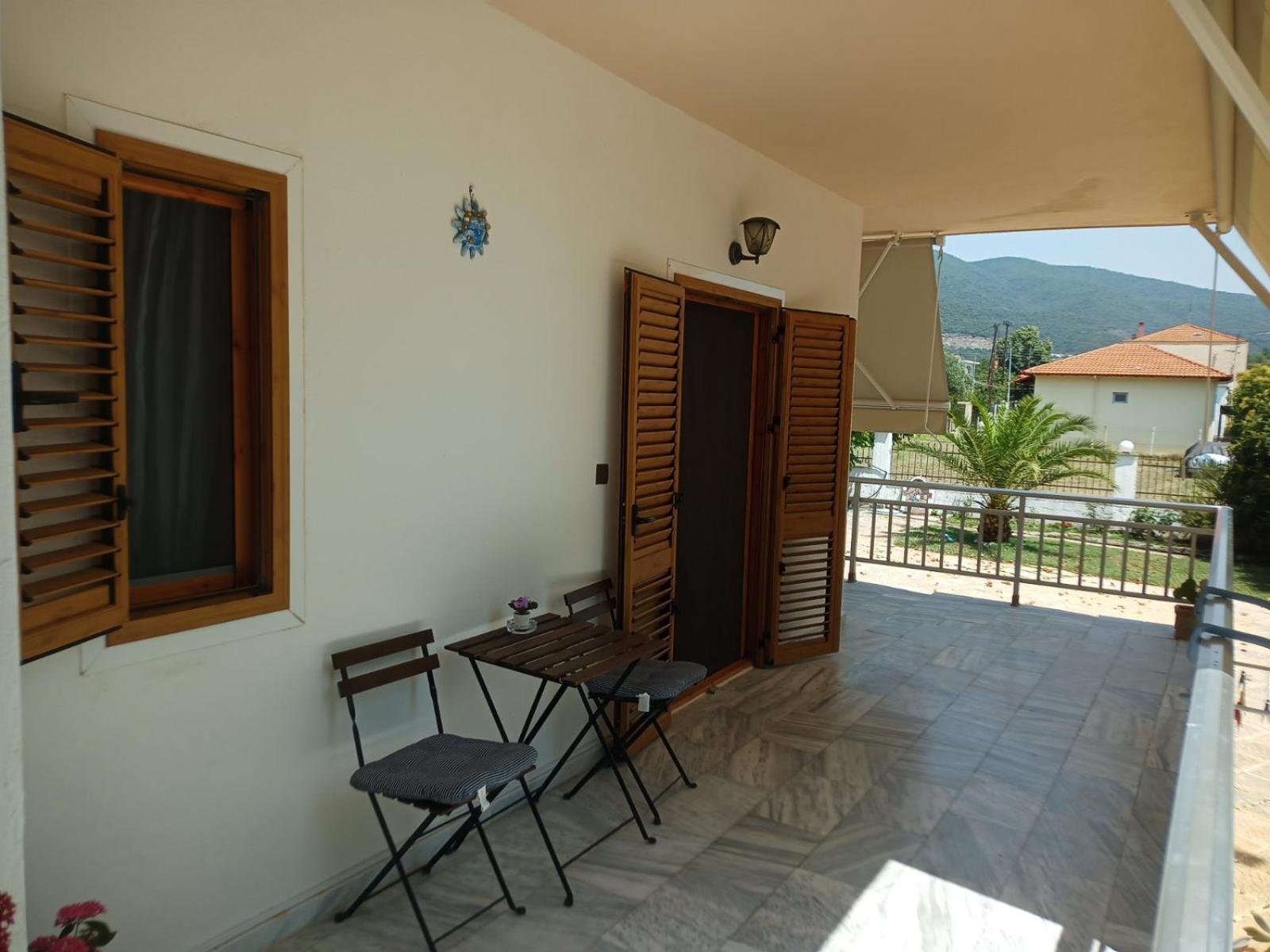 Apartmán St Paul And Peter'S House Asproválta Exteriér fotografie