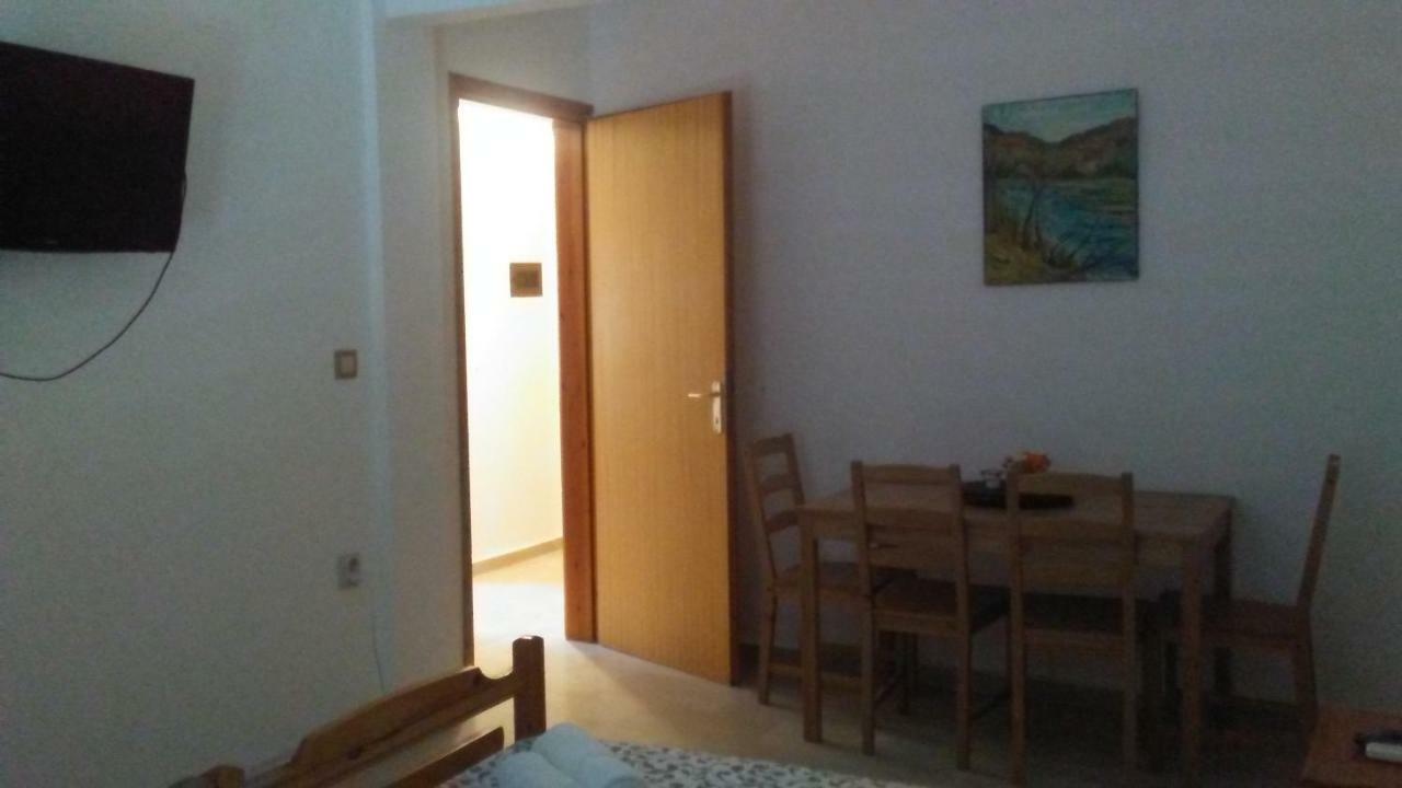 Apartmán St Paul And Peter'S House Asproválta Exteriér fotografie