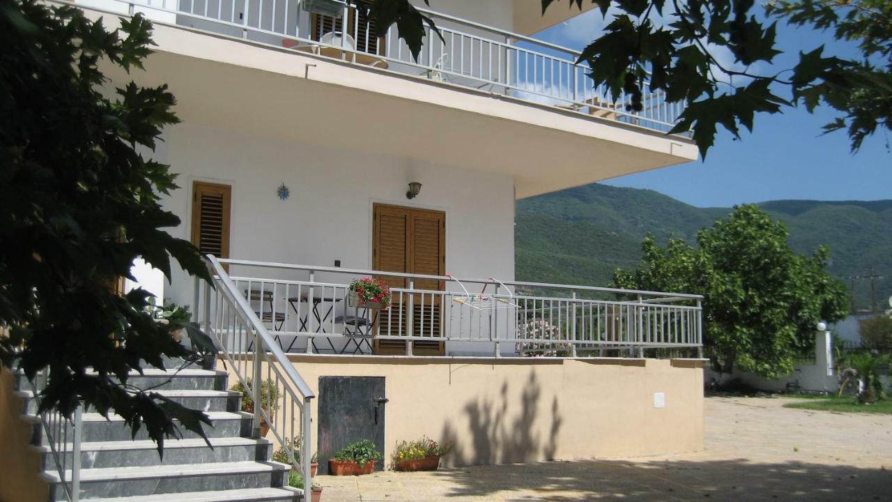 Apartmán St Paul And Peter'S House Asproválta Exteriér fotografie